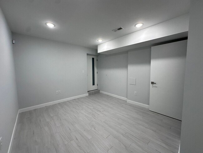 Primary Photo - 2224 N Franklin St
