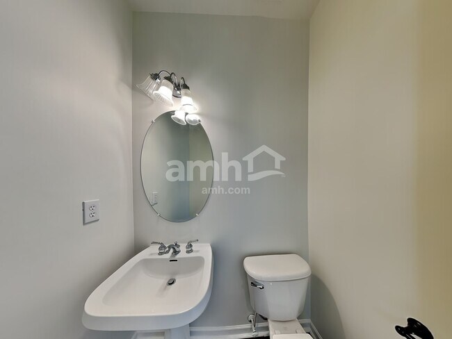 Building Photo - 3007 Linstead Dr