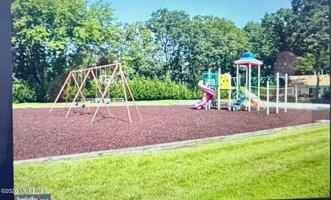 Building Photo - 6 Helen Dr