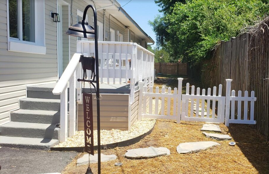 dedicated parking spot in front of apartment - 15010 Point Lookout Rd