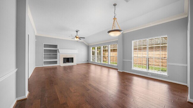 Building Photo - Welcome home to Alden Bridge, where comfort meets The Woodlands lifestyle!