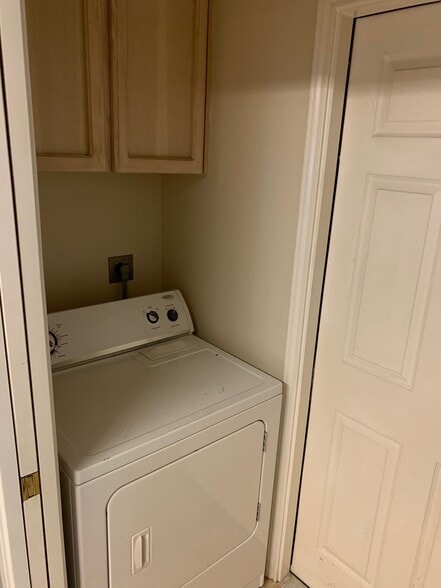 Washer & Dryer - 13661 Teague Ln
