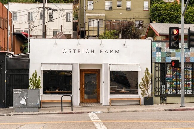 Building Photo - 850 Laveta Ter