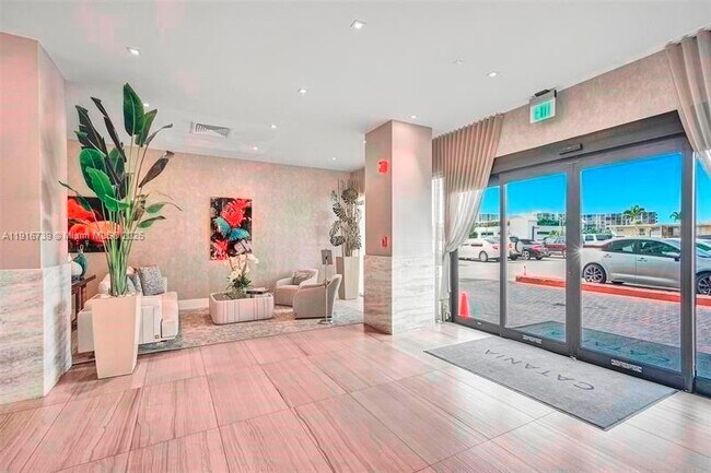 Building Photo - 2301 S Ocean Dr