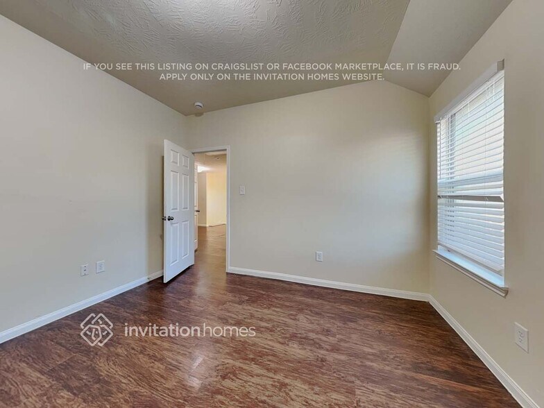 Building Photo - 12618 Mountain Daisy Rd