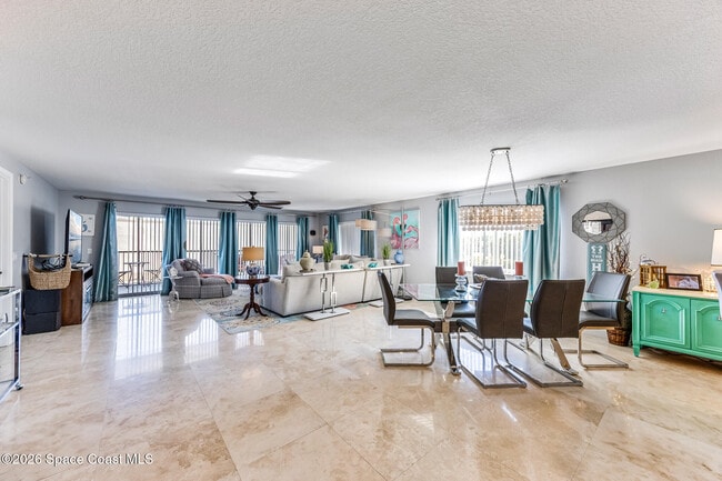 Building Photo - 121 Lancha Cir