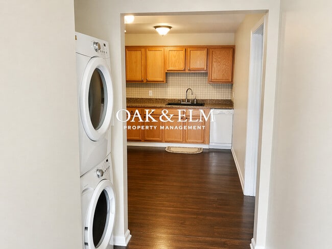 Building Photo - Welcome to this beautifully updated 4 bedrooms, 2 full bath, 1400 Square feet home