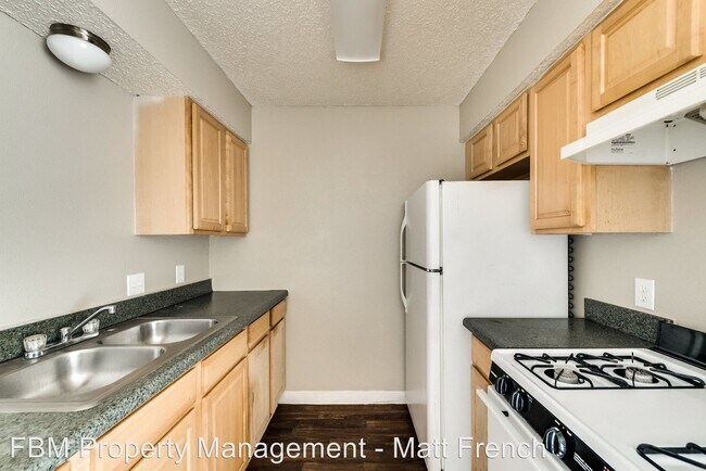 Building Photo - 1001 NE 3rd St