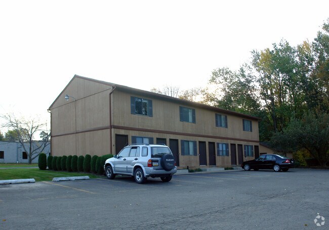 Building Photo - WOODSIDE APARTMENTS