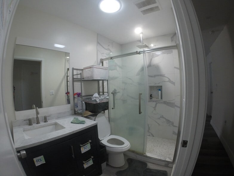 Building Photo - 3720 Elm Ave