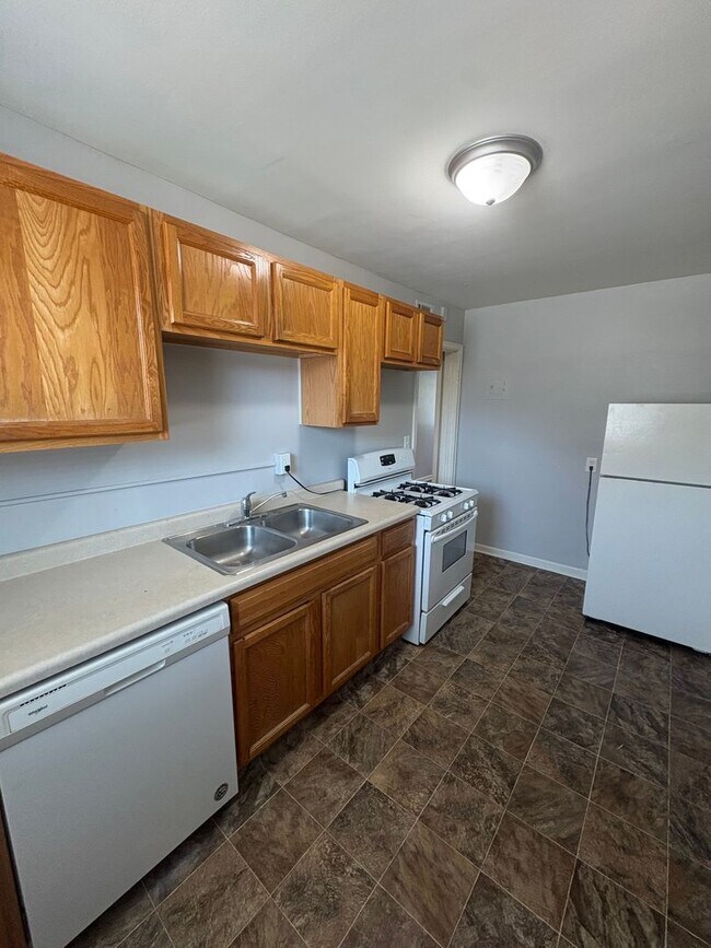 Building Photo - 317 N 31st Ave