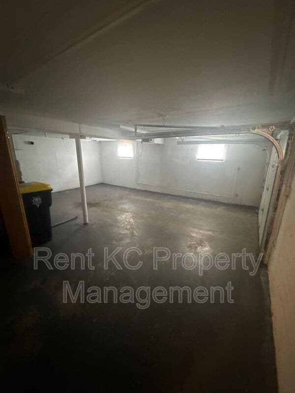 Building Photo - 6904 NW 78th St