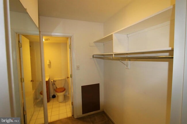 Building Photo - 8509 Barrington Ct