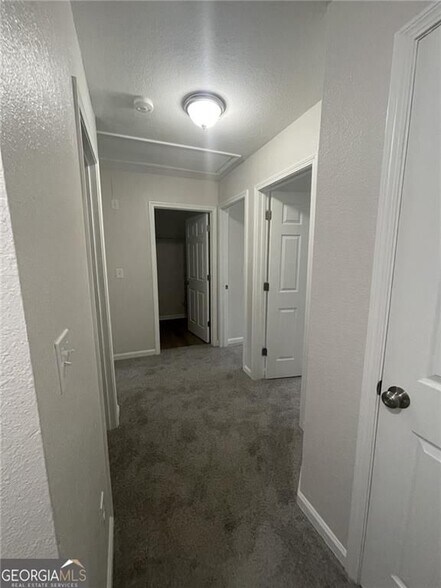Building Photo - 387 Brookview Dr