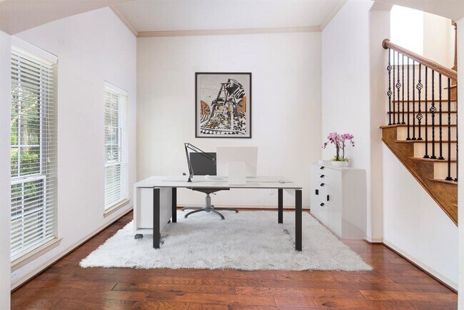 Building Photo - 62 S Longsford Cir