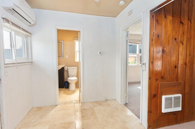 Building Photo - 1949 NE Barnett St