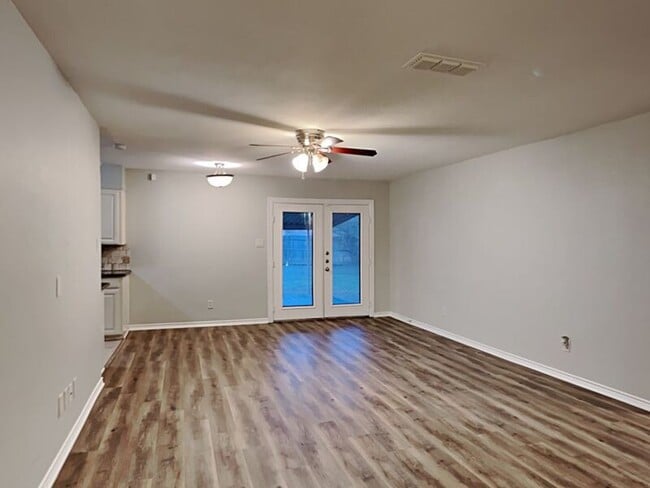 Building Photo - 4108 Selene Dr