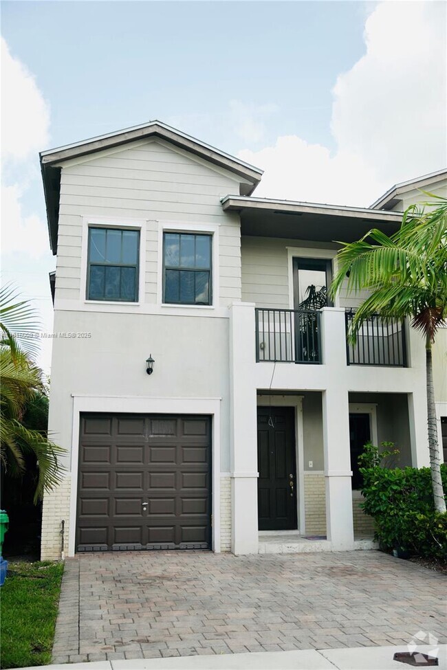 Building Photo - 6055 NW 104th Ct