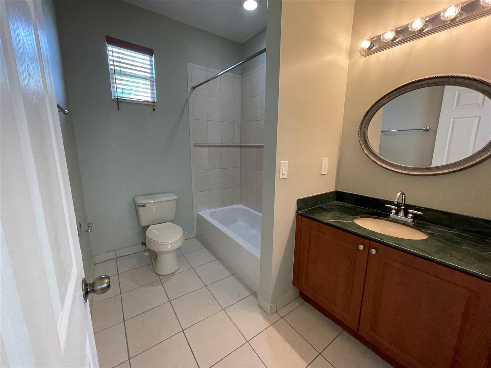 Building Photo - 5031 Madison Lakes Cir W