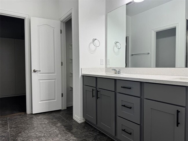 Building Photo - 623 Pheasant Hill Ln