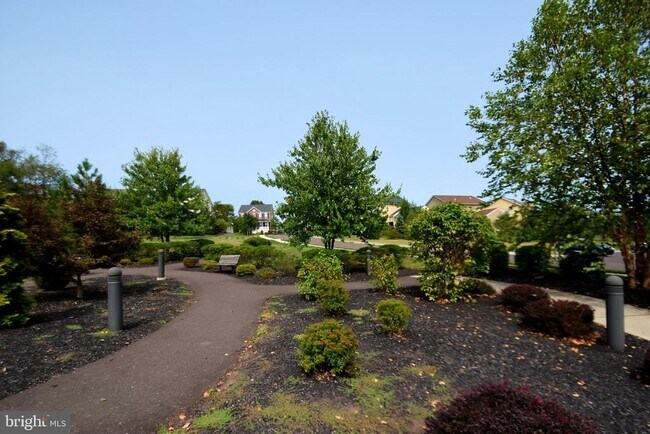 Building Photo - 3940 Ashland Dr