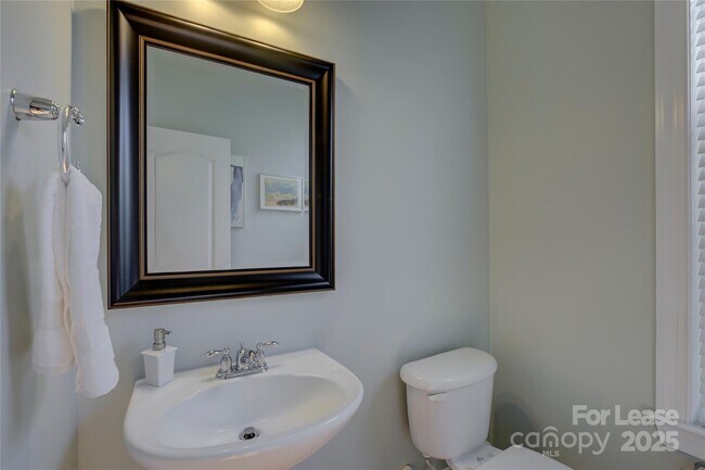 Building Photo - 9810 Daufuskie Dr