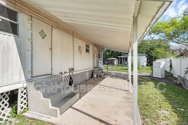 Building Photo - 2854 Lake Alfred Rd