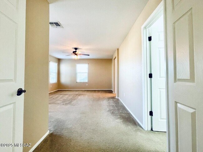 Building Photo - 2736 N Neruda Ln