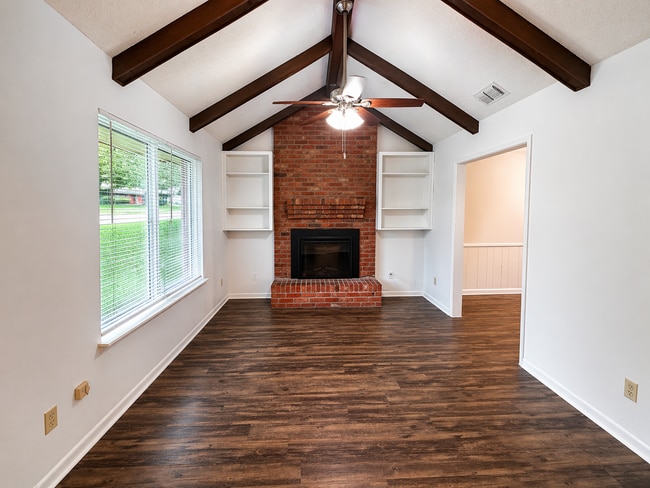 Building Photo - AVAILABLE NOW; APPLY TODAY ON OUR WEBSITE!!