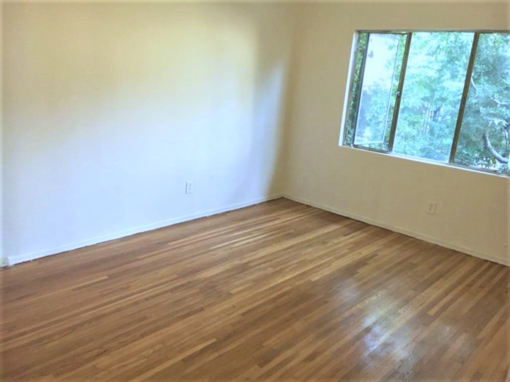 Building Photo - 838 Hayworth Ave