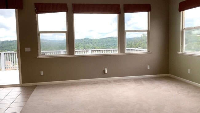 Building Photo - Gorgeous Views from the Morning Star Subdi...