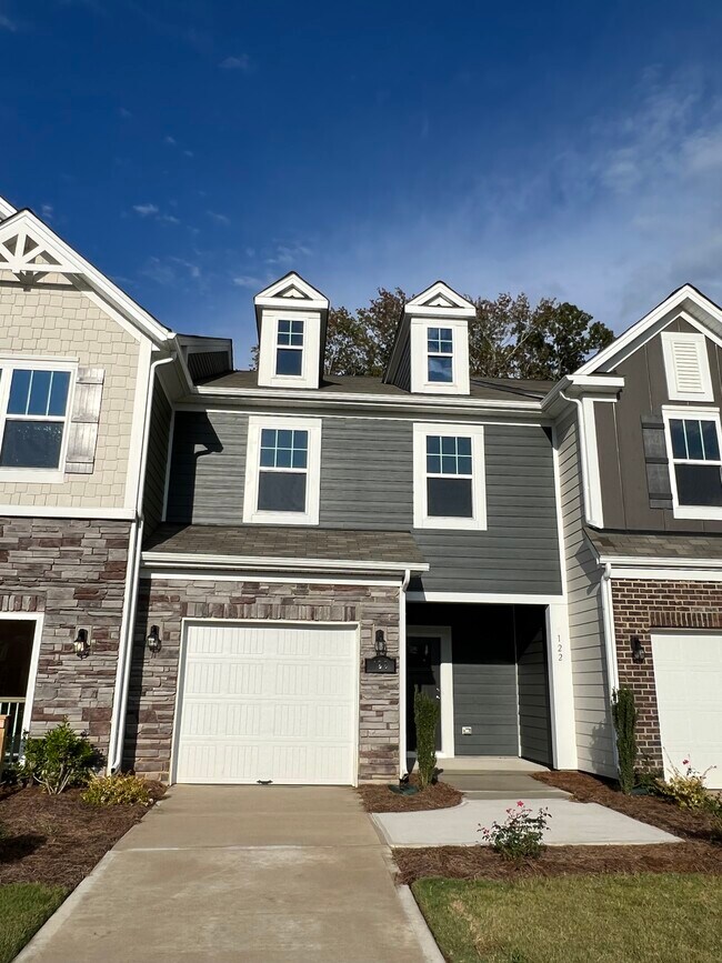 Building Photo - 122 Quinn Rd