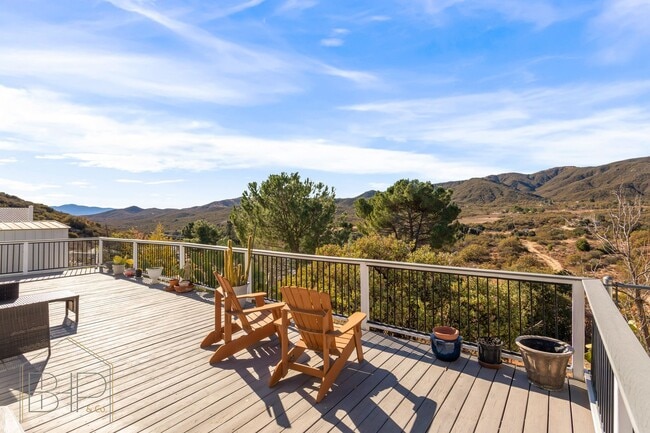 Building Photo - 55+ Senior Community~ 2 bed/2 bath with Am...