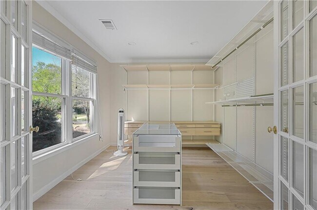 Building Photo - 2740 Stonehill Way