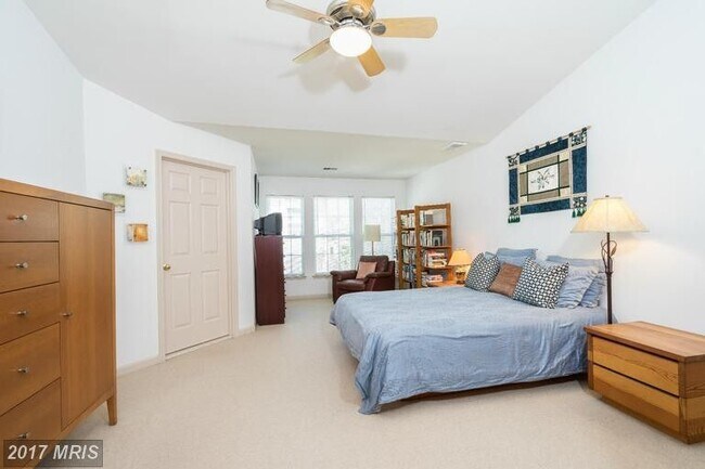 Building Photo - 5001 Waple Ln