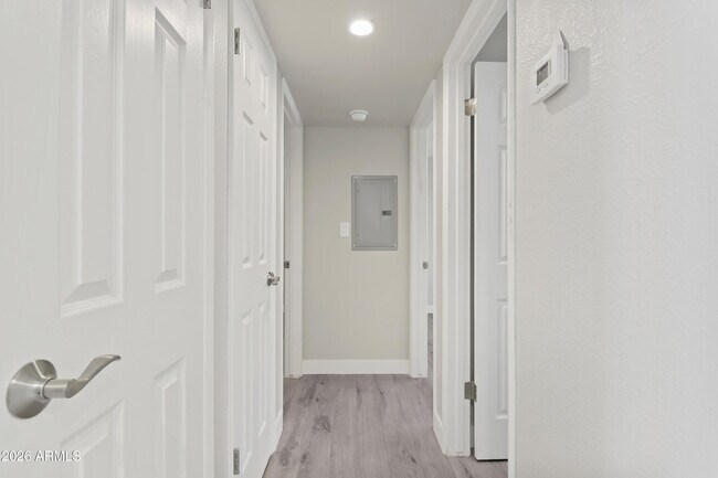 Building Photo - 35 W Medlock Dr