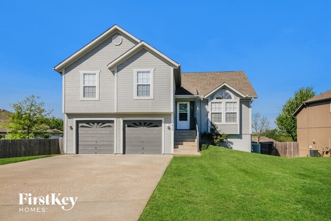 Building Photo - 812 Emerson Dr