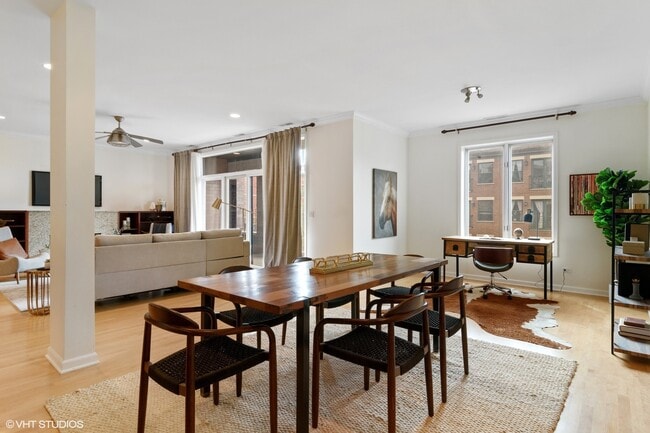 Building Photo - 810 N Wolcott Ave