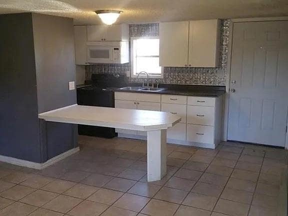 Building Photo - 624 E N 15th St