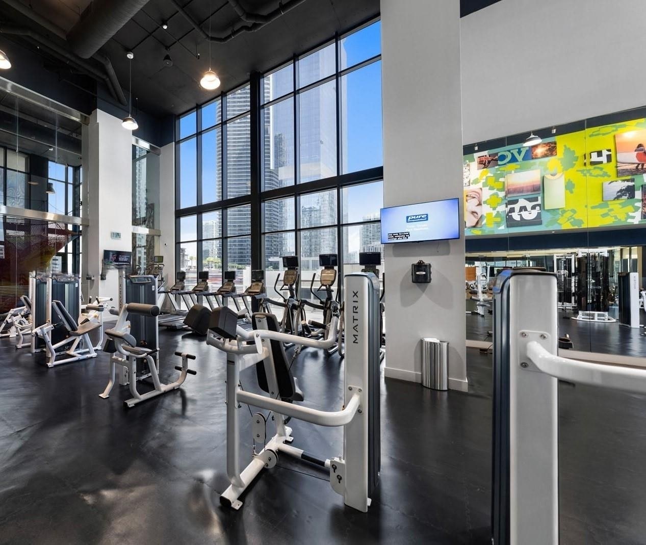 Building Photo - 1010 Brickell Ave