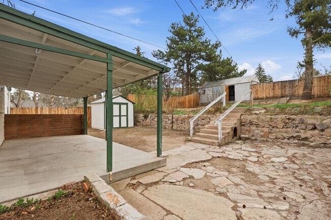 Building Photo - 3 Bed 1 bath Home in Downtown Castle Rock!