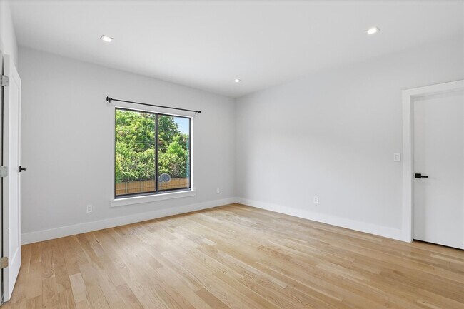 Building Photo - 13693 Peyton Dr