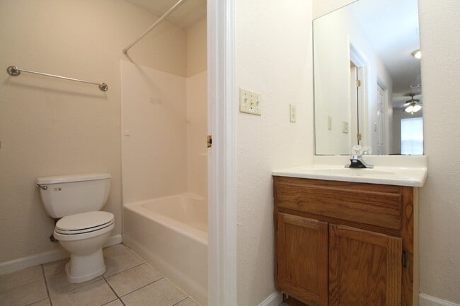 Building Photo - 2BR/2BA Apartment Near NAS Pensacola with Private Patio & Utilities Included