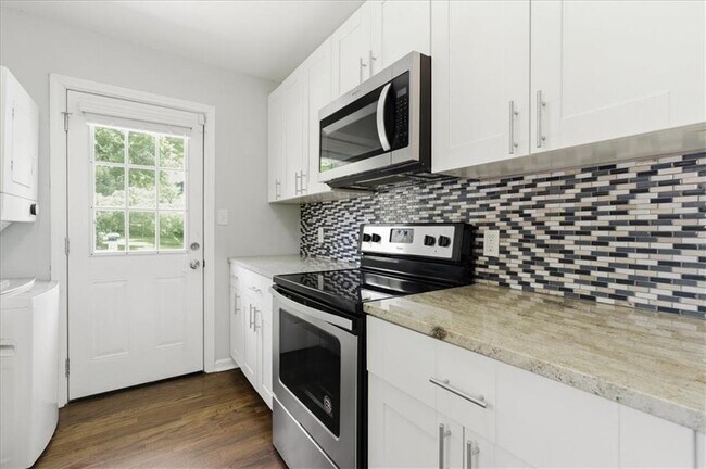 Building Photo - 2705 Lincoln Ct NW