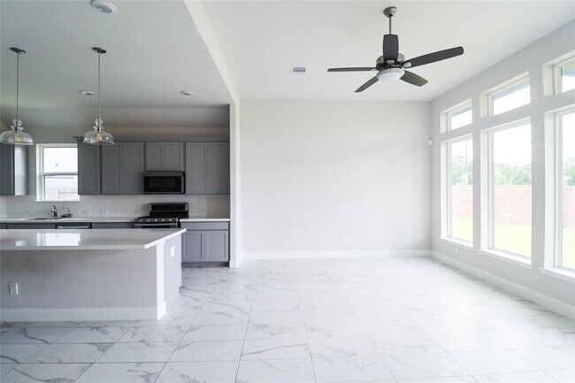 Building Photo - 10106 Water Harbor Dr