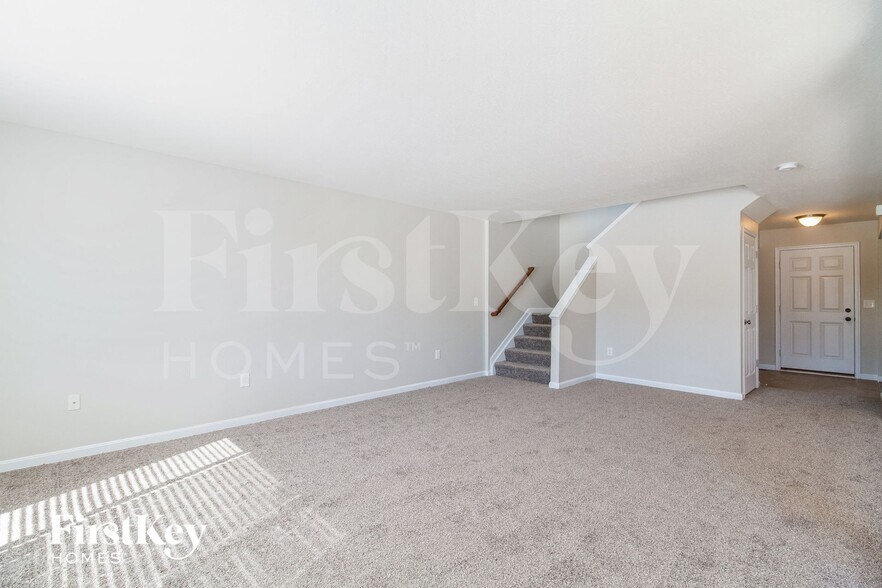 Building Photo - 2131 Picketside Dr