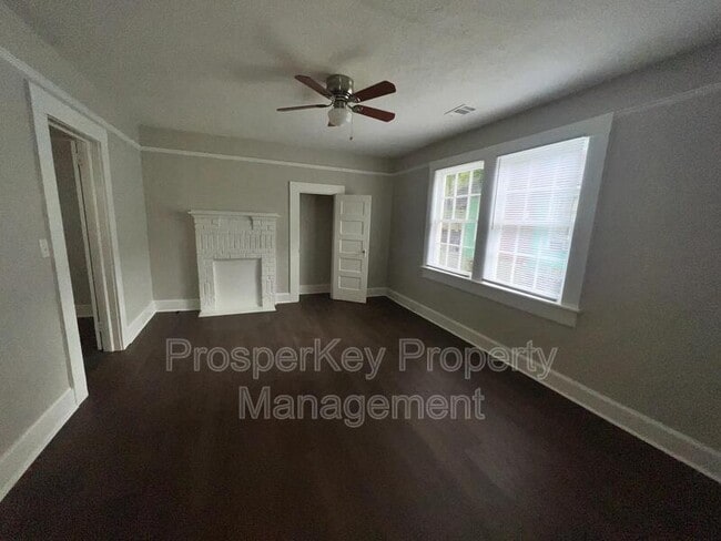 Building Photo - 927 Neill Dr