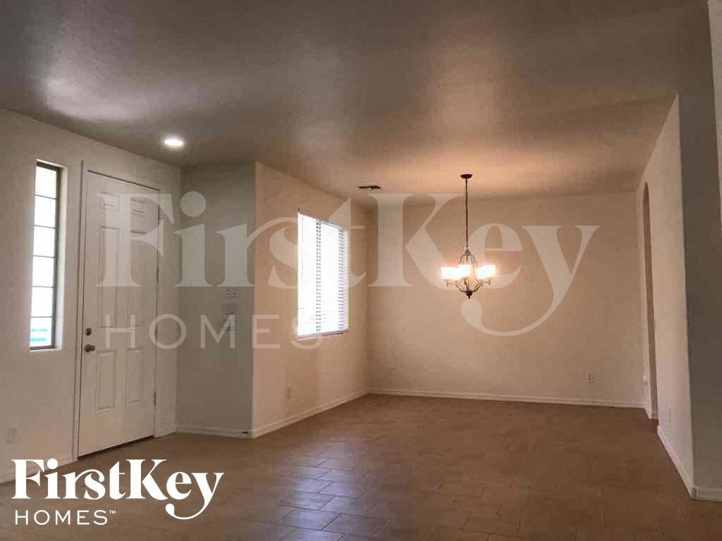 Building Photo - 14495 N 135th Ln