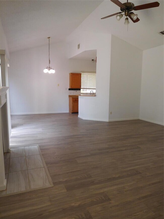 Building Photo - 2202 Quiet Wood Dr