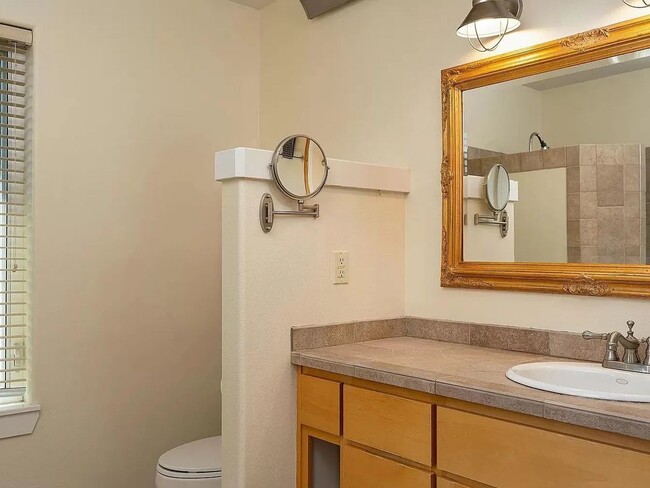 Building Photo - 2242 NW Torrey Pines Dr